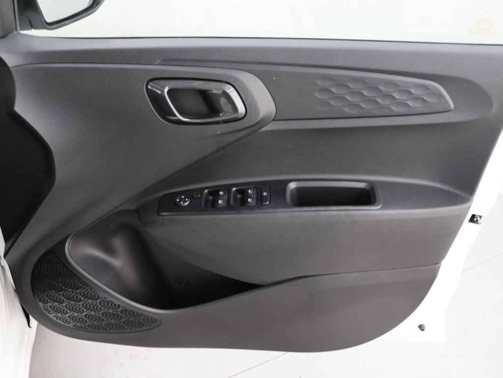 Used Hyundai i10 2023 for sale - 77593943: Photo 24