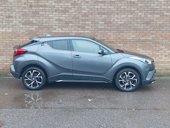Used Toyota C-HR 2019 for sale - 77477777: Photo
