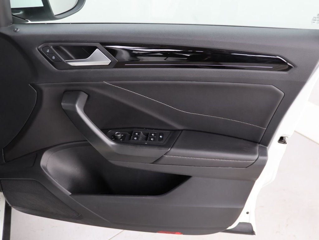 Used Volkswagen T-Roc 2022 for sale - 76751050: Photo 28