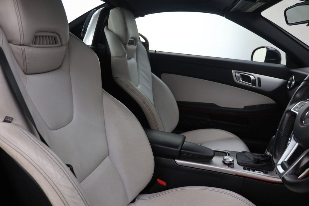 Used Mercedes-Benz SLK 2012 for sale - 77621012: Photo 2