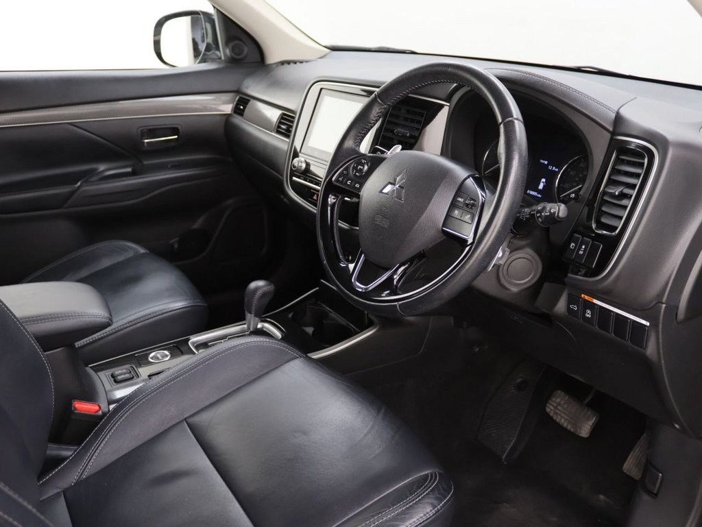 Used Mitsubishi Outlander 2020 for sale - 76923317: Photo 10