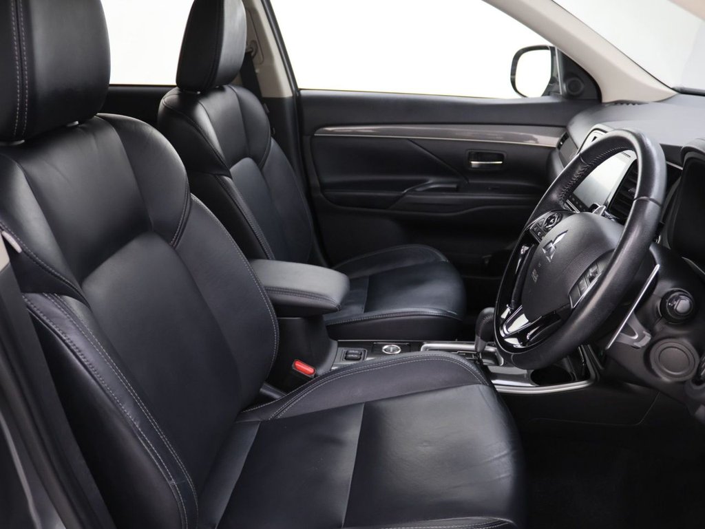 Used Mitsubishi Outlander 2020 for sale - 76923317: Photo 12