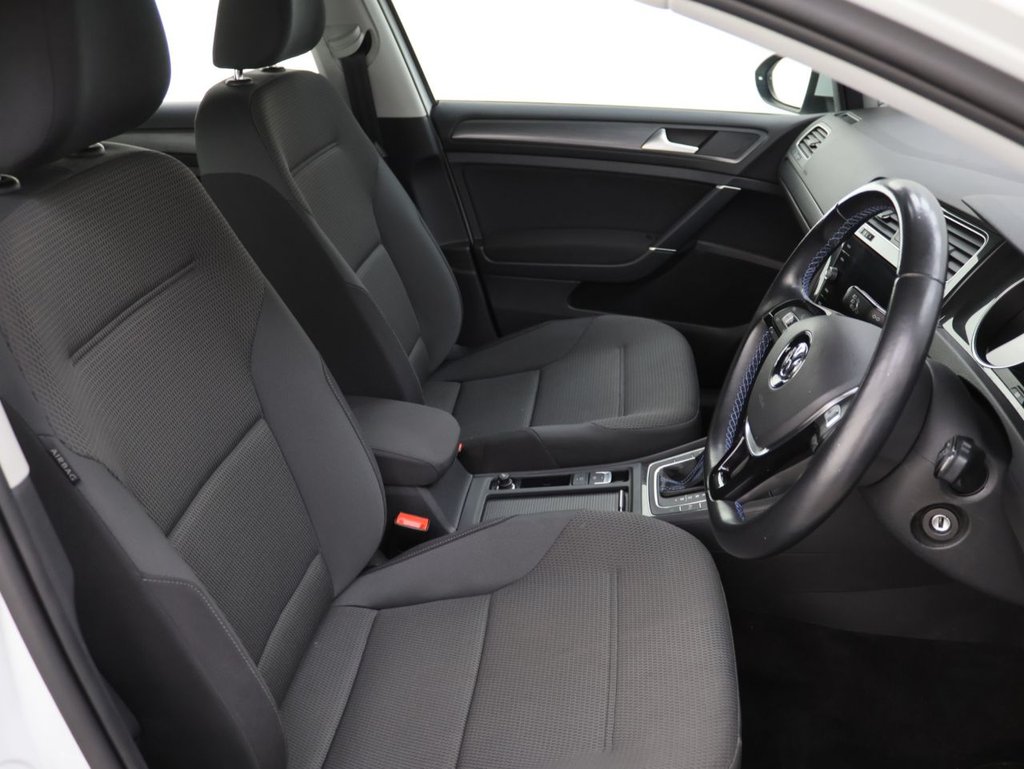 Used Volkswagen Golf 2019 for sale - 76300945: Photo 13