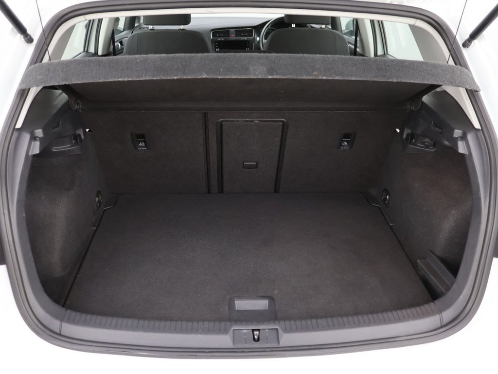 Used Volkswagen Golf 2019 for sale - 76300945: Photo 25