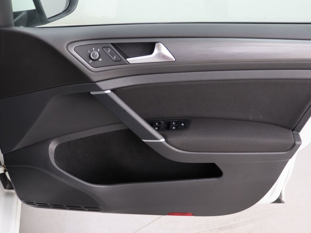 Used Volkswagen Golf 2019 for sale - 76300945: Photo 26