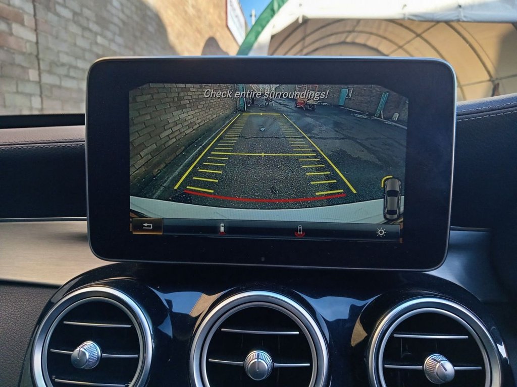 Used Mercedes-Benz C Class 2015 for sale - 76685970: Photo 2