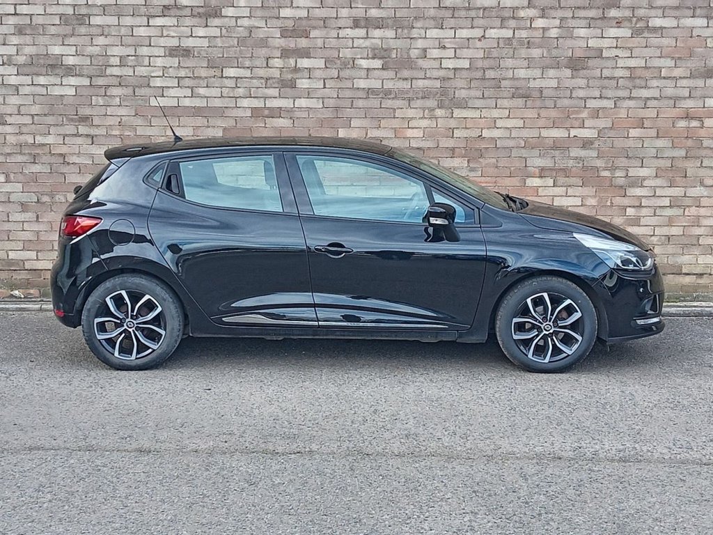 Used Renault Clio 2018 for sale - 78030287: Photo 2