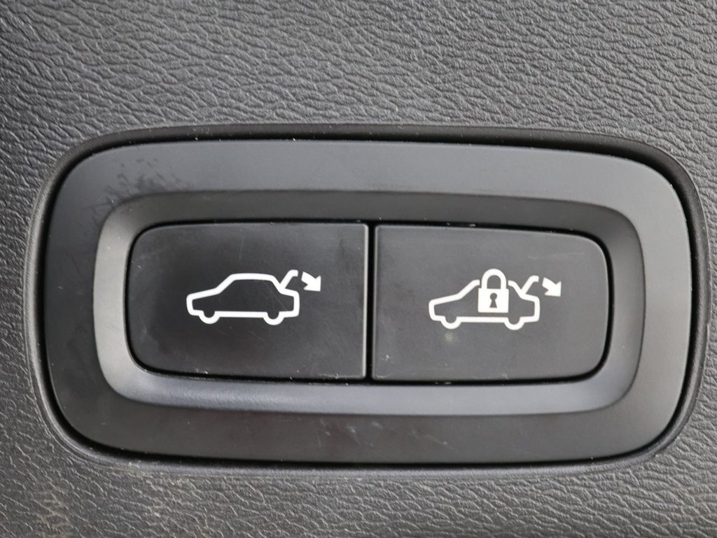 Used Volvo XC60 2019 for sale - 77642258: Photo 26