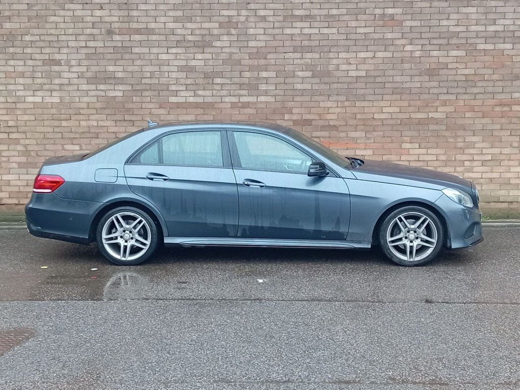 Used Mercedes-Benz E Class 2015 for sale - 77621128: Photo 2