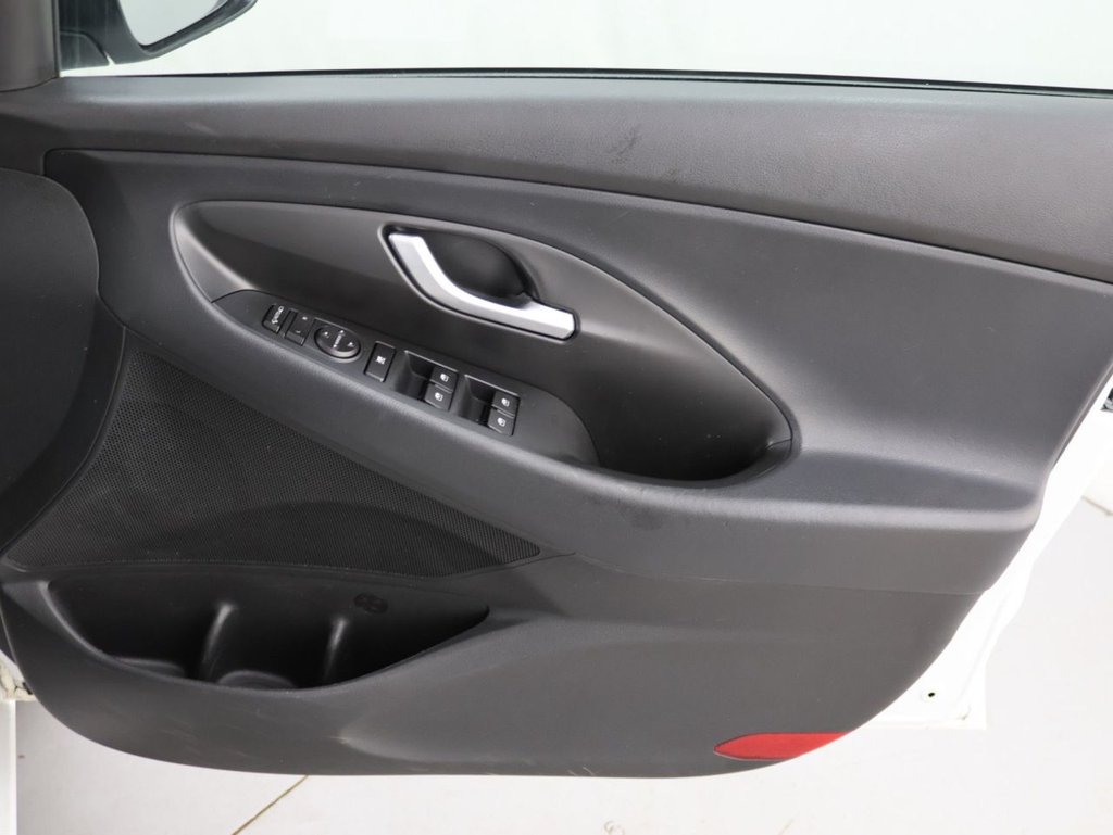 Used Hyundai i30 2017 for sale - 77919777: Photo 26