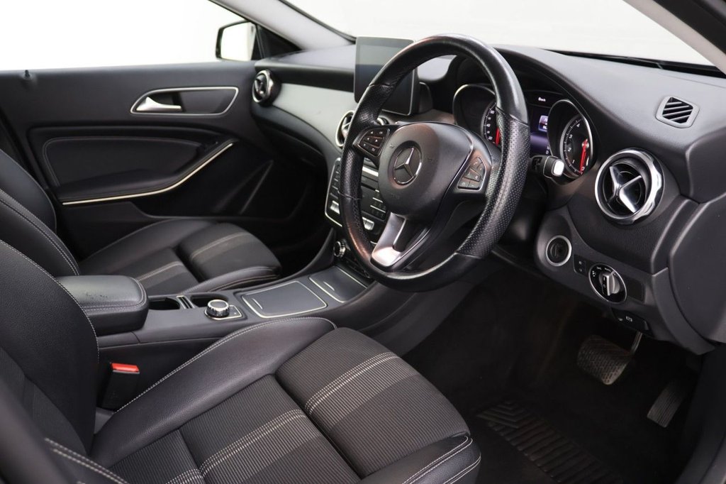 Used Mercedes-Benz GLA 2018 for sale - 77463624: Photo 10