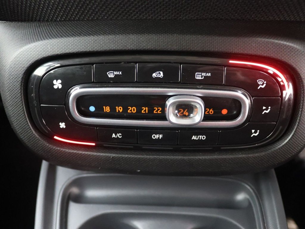 Used smart fortwo 2018 for sale - 76542101: Photo 13