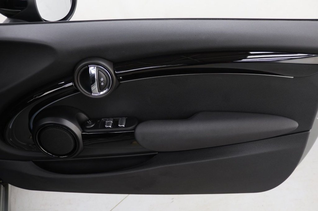 Used MINI Convertible 2021 for sale - 76542057: Photo 33