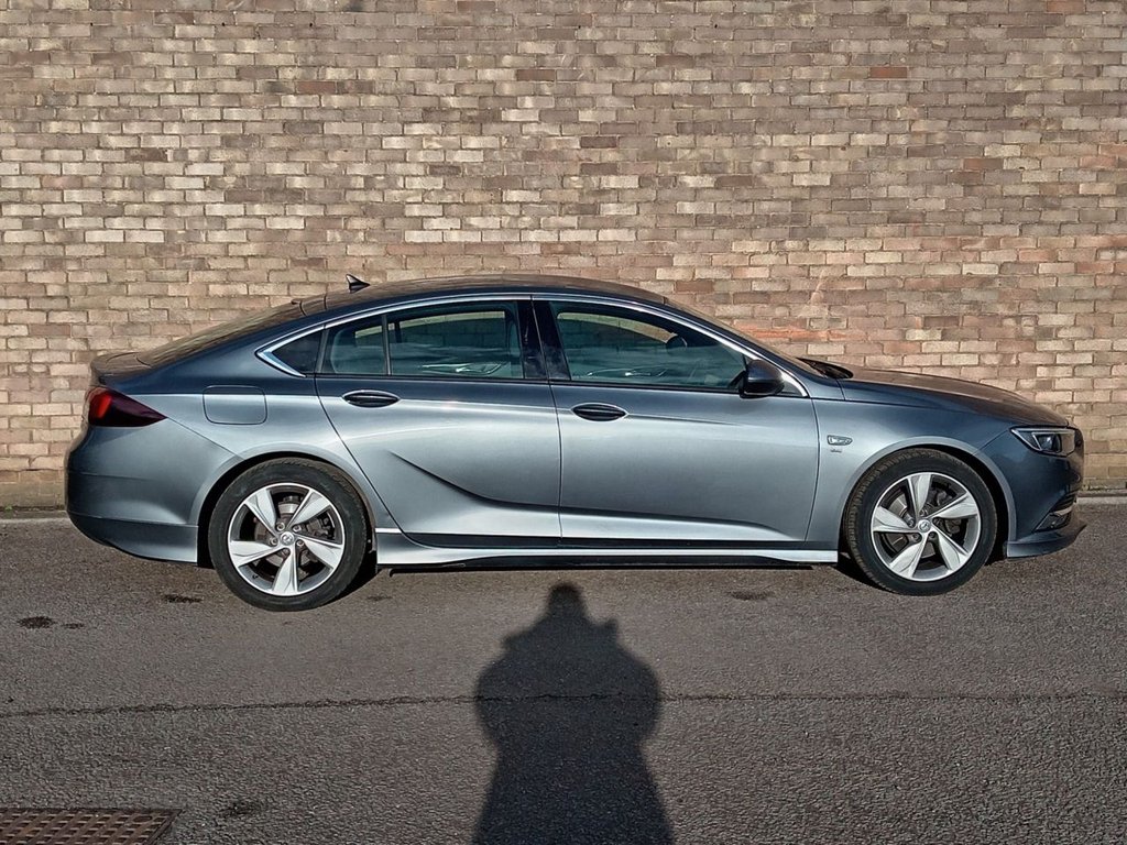 Used Vauxhall Insignia 2019 for sale - 76923448: Photo 2