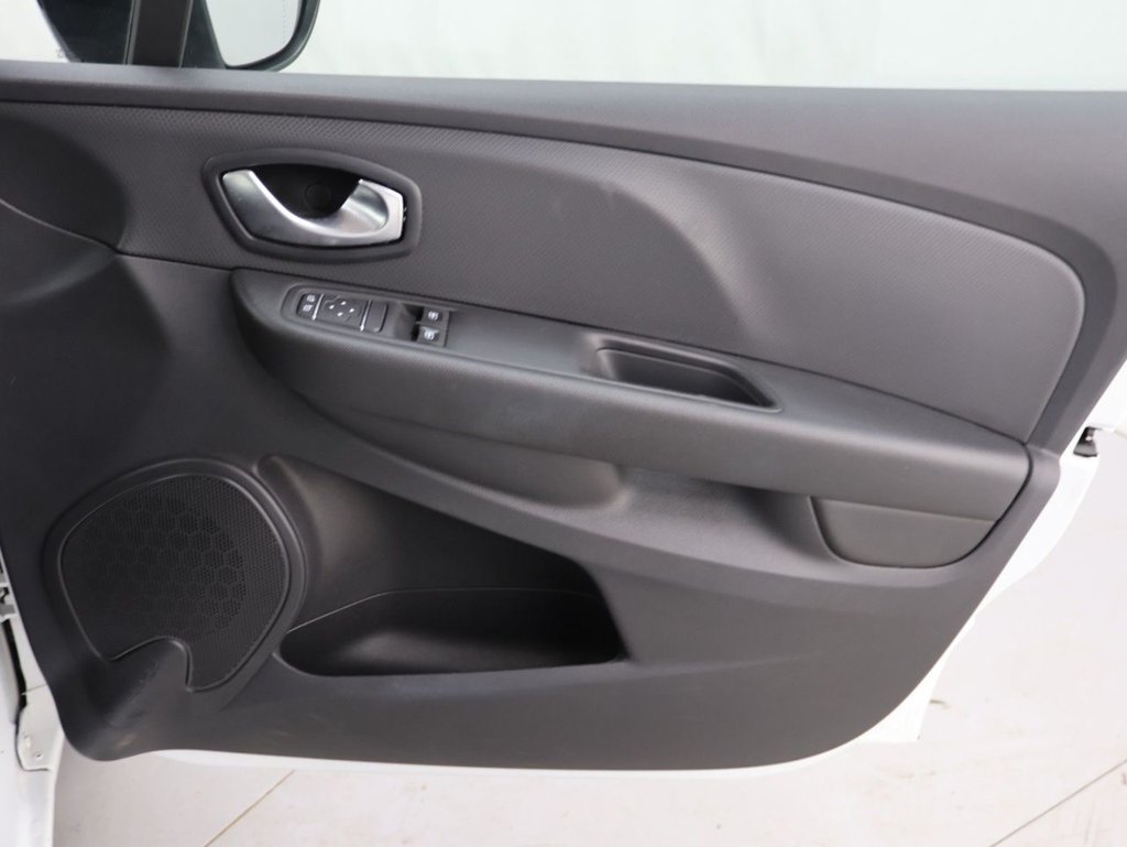Used Renault Clio 2018 for sale - 77820505: Photo 24