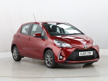 Used Toyota Yaris 2019 for sale - 76301096: Photo 2