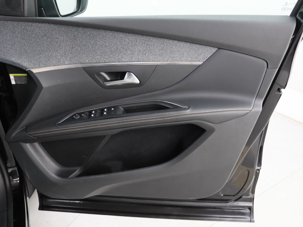 Used Peugeot 5008 2018 for sale - 76535705: Photo 30