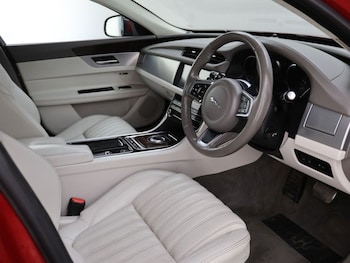 Used Jaguar XF 2019 for sale - 79527647: Photo