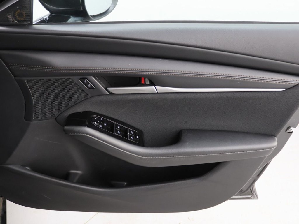 Used Mazda Mazda3 2021 for sale - 76642366: Photo 24