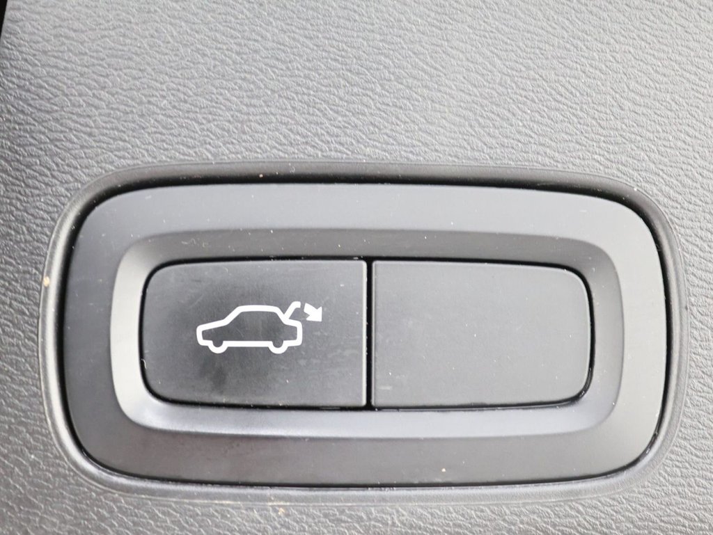 Used Volvo XC60 2019 for sale - 77976684: Photo 26