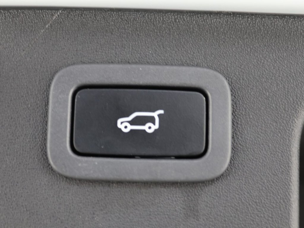 Used Land Rover Discovery Sport 2017 for sale - 76604459: Photo 25