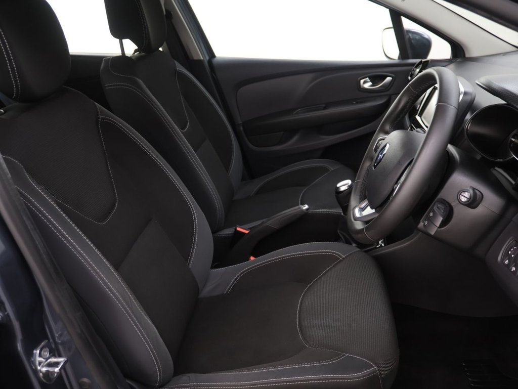 Used Renault Clio 2017 for sale - 76542074: Photo 12