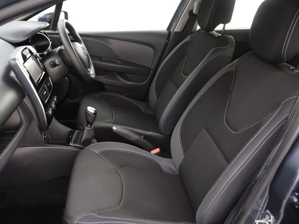 Used Renault Clio 2017 for sale - 76542074: Photo 21