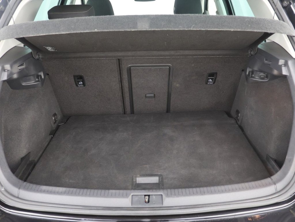 Used Volkswagen Golf 2017 for sale - 77621029: Photo 24