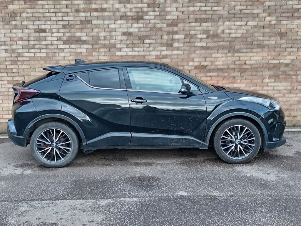 Used Toyota C-HR 2019 for sale - 76541985: Photo 2