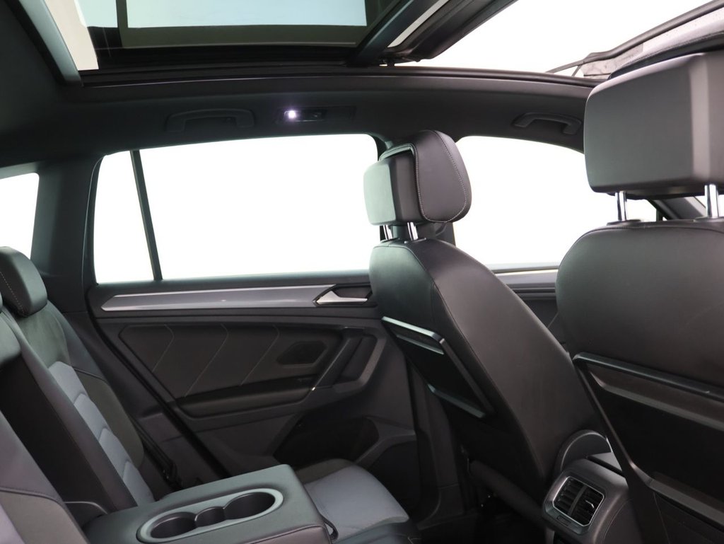 Used Volkswagen Tiguan 2017 for sale - 76300902: Photo 2