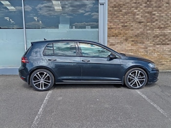 Used Volkswagen Golf 2017 for sale - 75487445: Photo