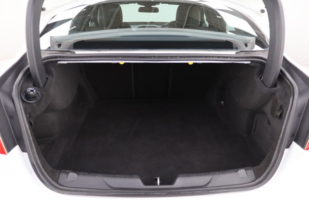 Used Jaguar XE 2018 for sale - 77287779: Photo 24