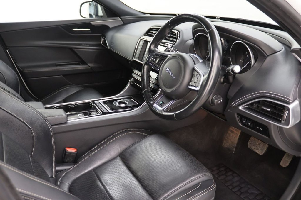 Used Jaguar XE 2018 for sale - 77287779: Photo 9