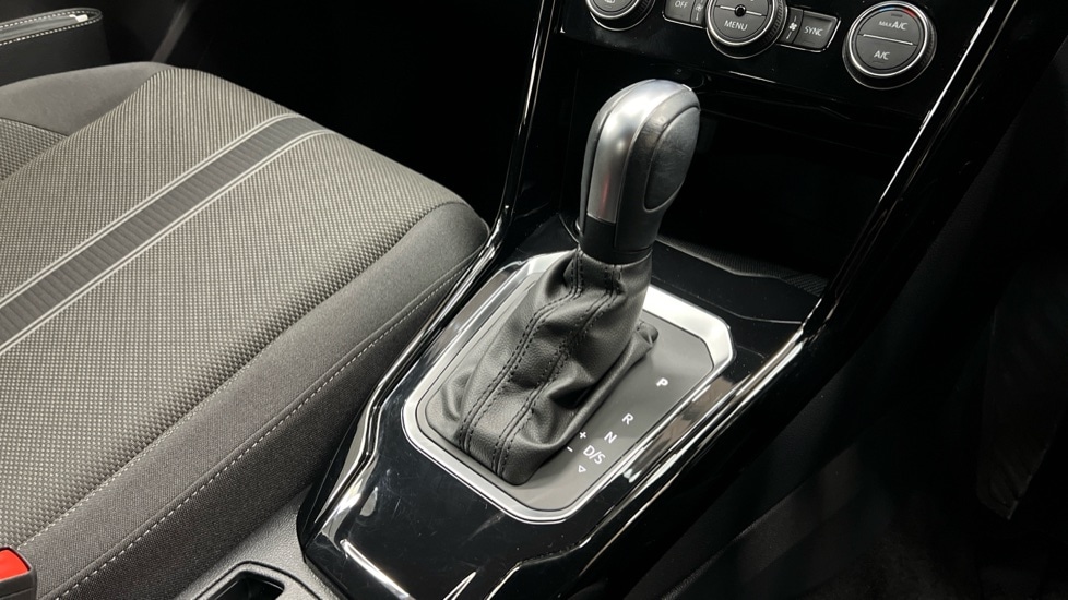 Used Volkswagen T-Roc 2021 for sale - 77013112: Photo 24