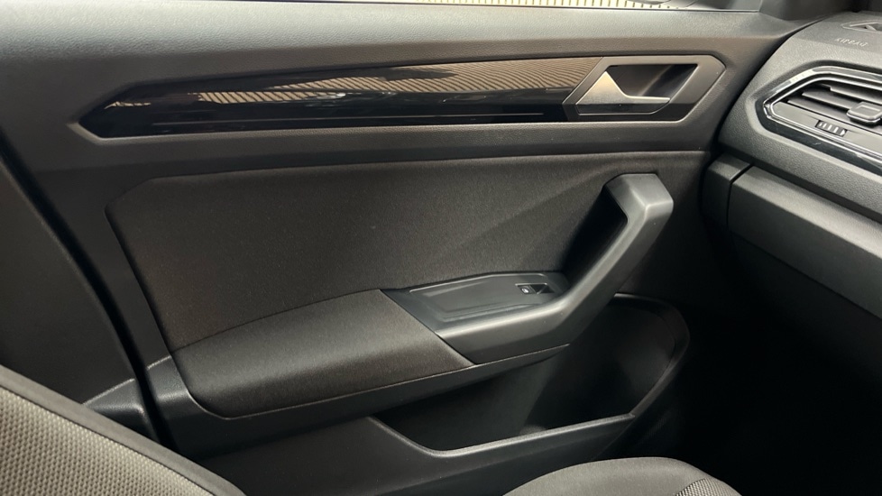 Used Volkswagen T-Roc 2021 for sale - 77013112: Photo 25