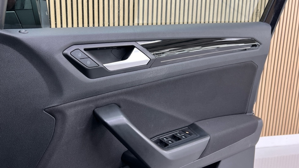 Used Volkswagen T-Roc 2021 for sale - 77013112: Photo 29