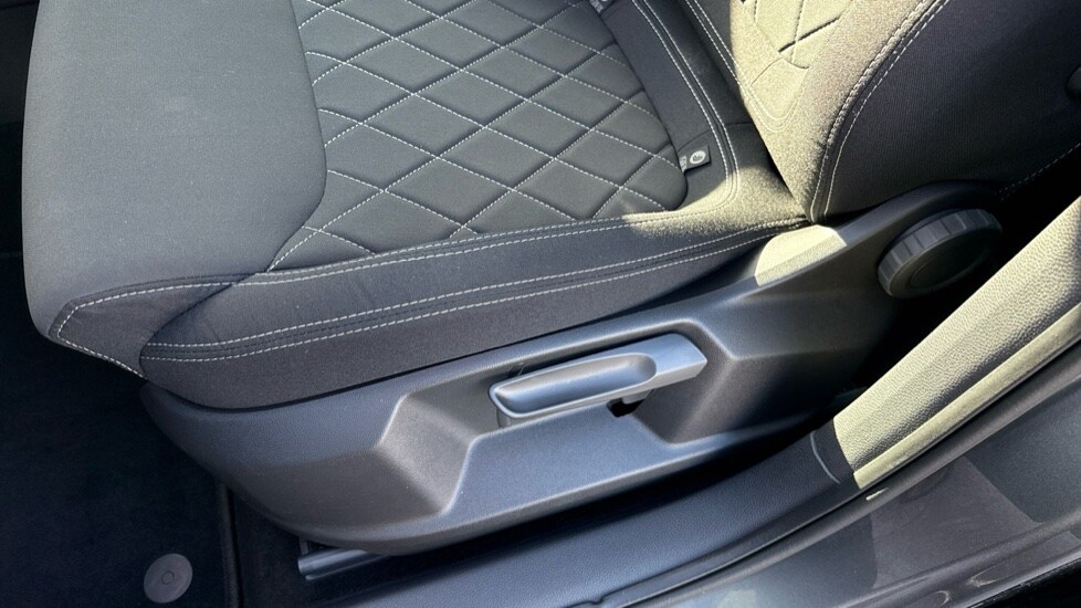 Used Skoda Karoq 2025 for sale - 76265474: Photo 32