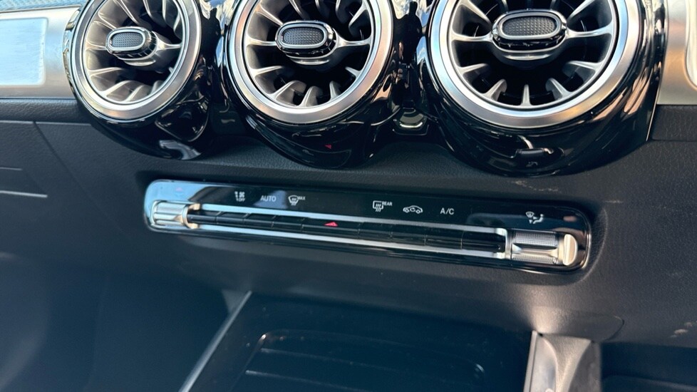 Used Mercedes-Benz GLB 2024 for sale - 76487477: Photo 36