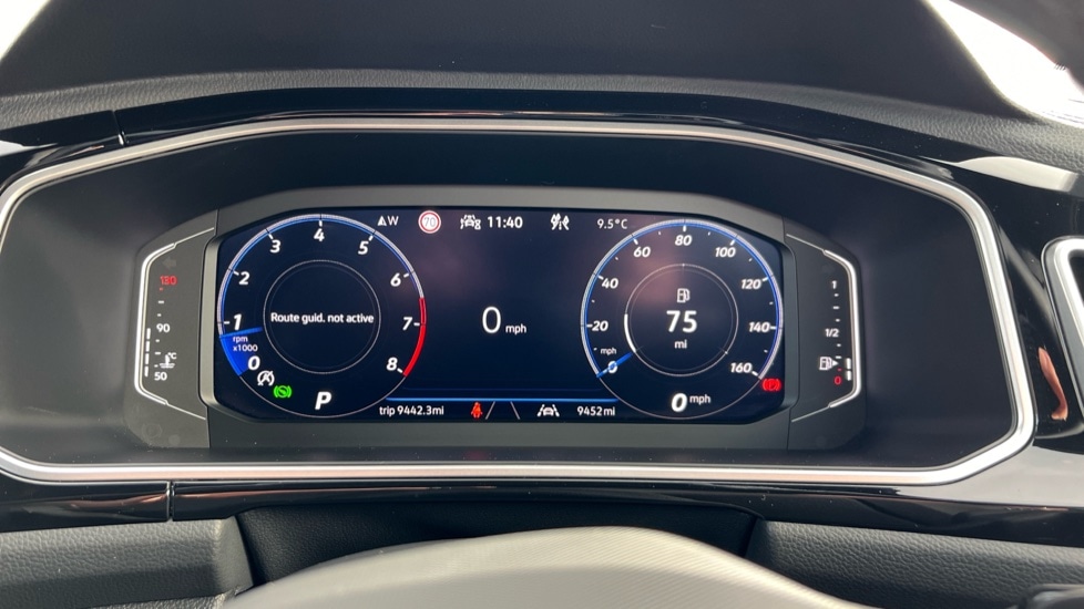 Used Volkswagen T-Roc 2024 for sale - 76297613: Photo 13