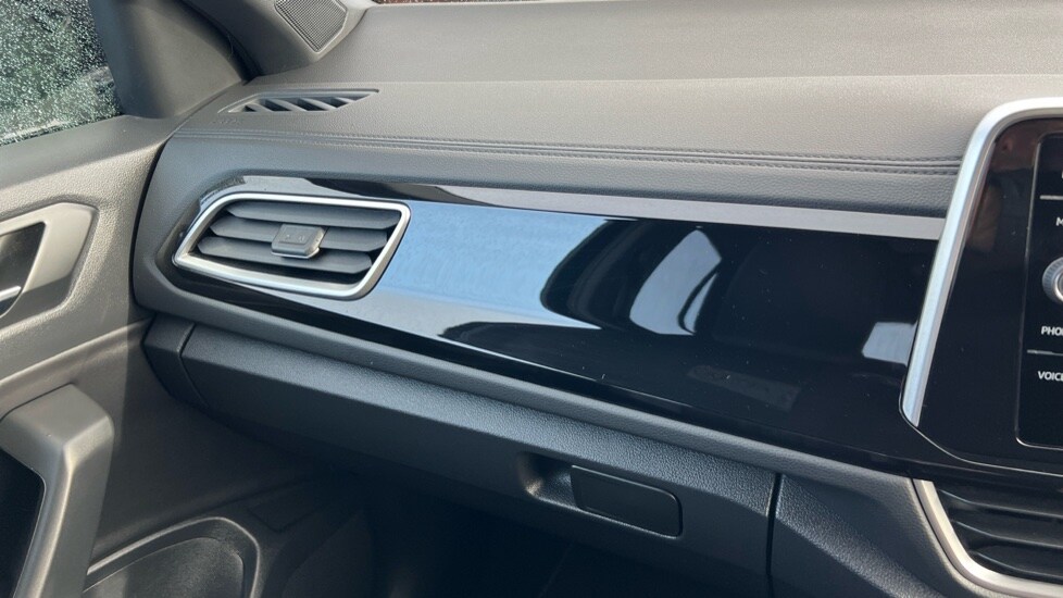 Used Volkswagen T-Roc 2024 for sale - 76297613: Photo 26