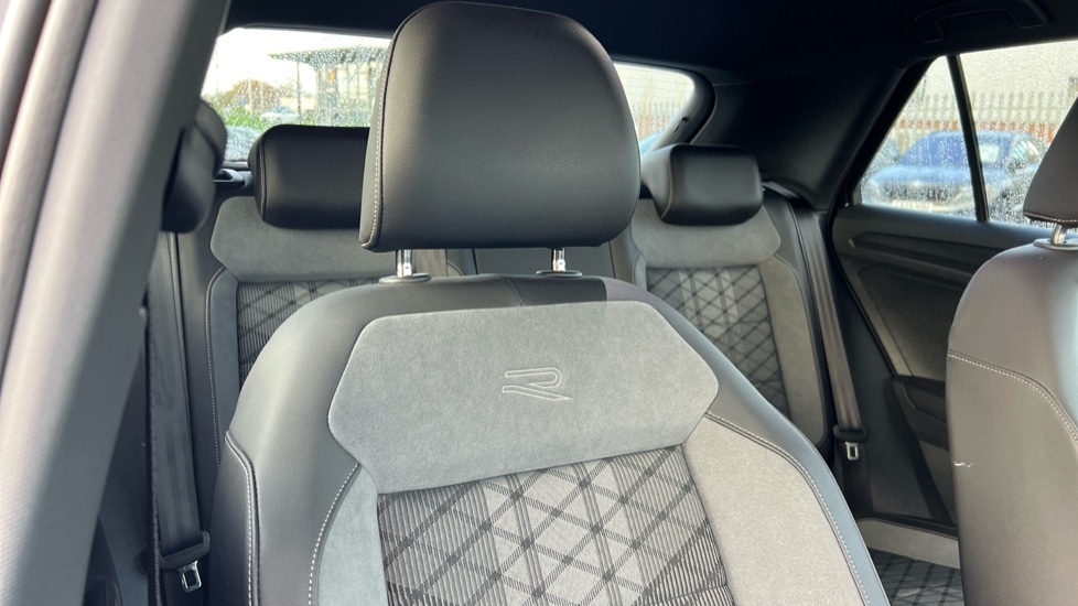 Used Volkswagen T-Roc 2024 for sale - 76297613: Photo 32