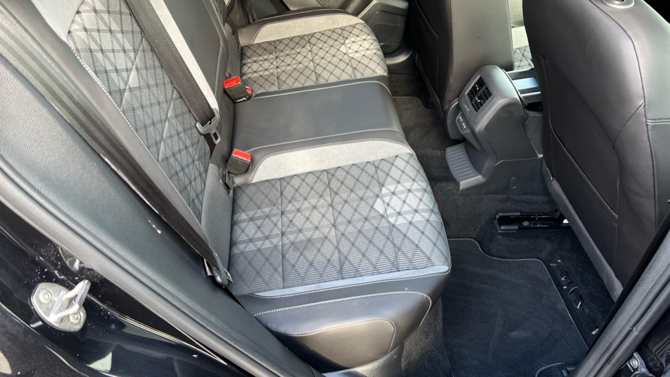 Used Volkswagen T-Roc 2024 for sale - 76297613: Photo 35