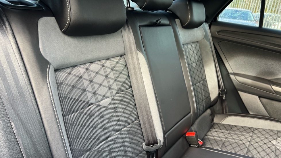 Used Volkswagen T-Roc 2024 for sale - 76297613: Photo 36