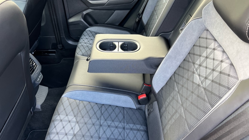 Used Volkswagen T-Roc 2024 for sale - 76297613: Photo 40