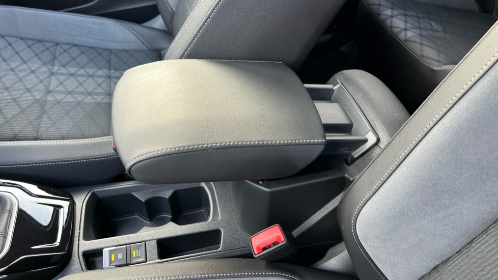 Used Volkswagen T-Roc 2024 for sale - 76297613: Photo 44