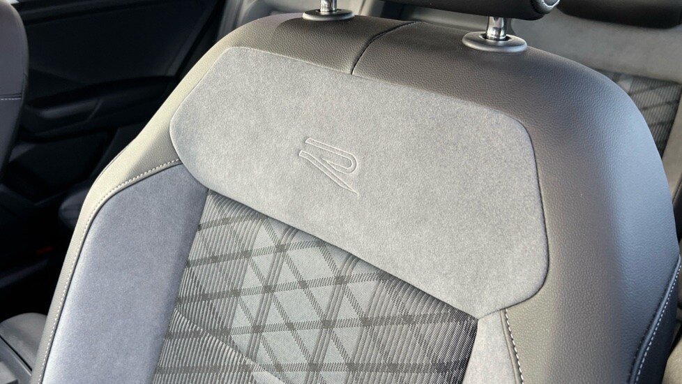 Used Volkswagen T-Roc 2024 for sale - 76297613: Photo 45