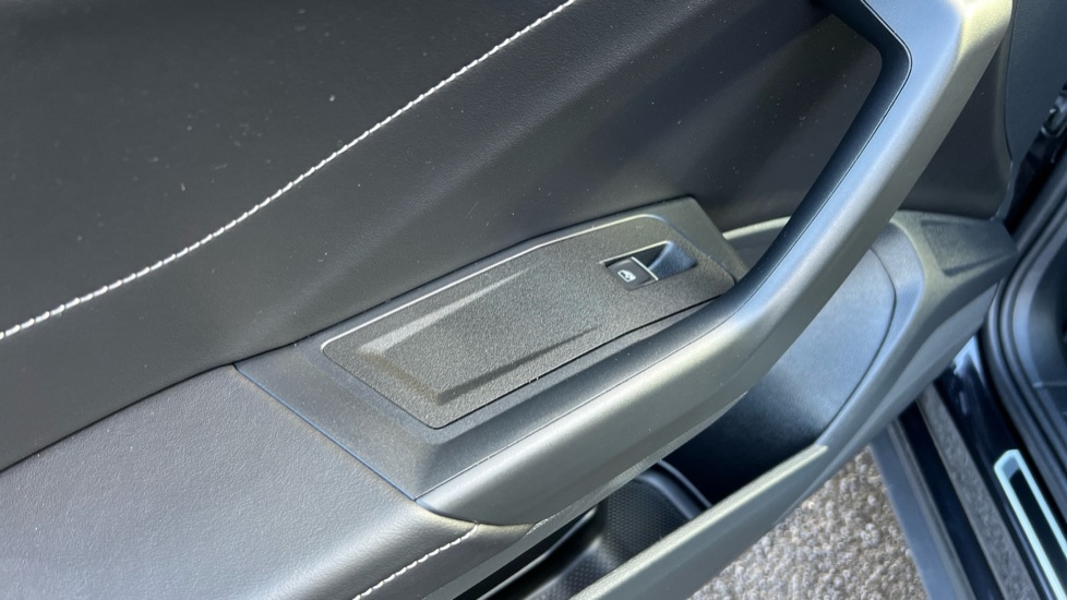 Used Volkswagen T-Roc 2024 for sale - 76297613: Photo 50