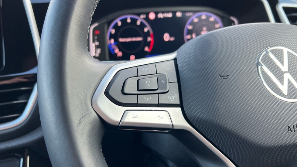 Used Volkswagen T-Roc 2024 for sale - 76297613: Photo 54