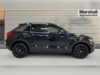 Used Volkswagen T-Roc 2021 for sale - 76738077: Photo