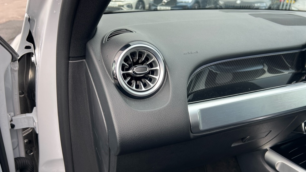 Used Mercedes-Benz GLB 2024 for sale - 76452316: Photo 30